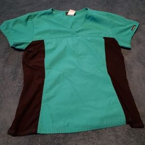 Cherokee Flexible Scrub Top Medium